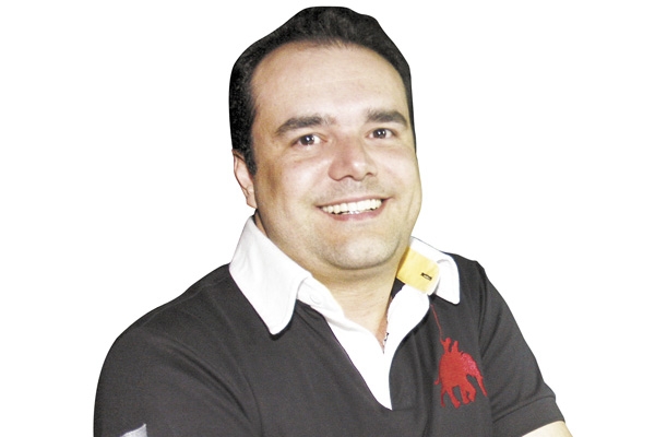 Vamos hoje destacando e antecipando um abraço ao colega Anderson Pinheiro, que aniversaria na próxima quinta-feira,12 de abril. Anderson é o titular da prestigiada coluna Insight aqui do Comércio, e também da Difusora aos domingos. Abraço e tudo de bom. 